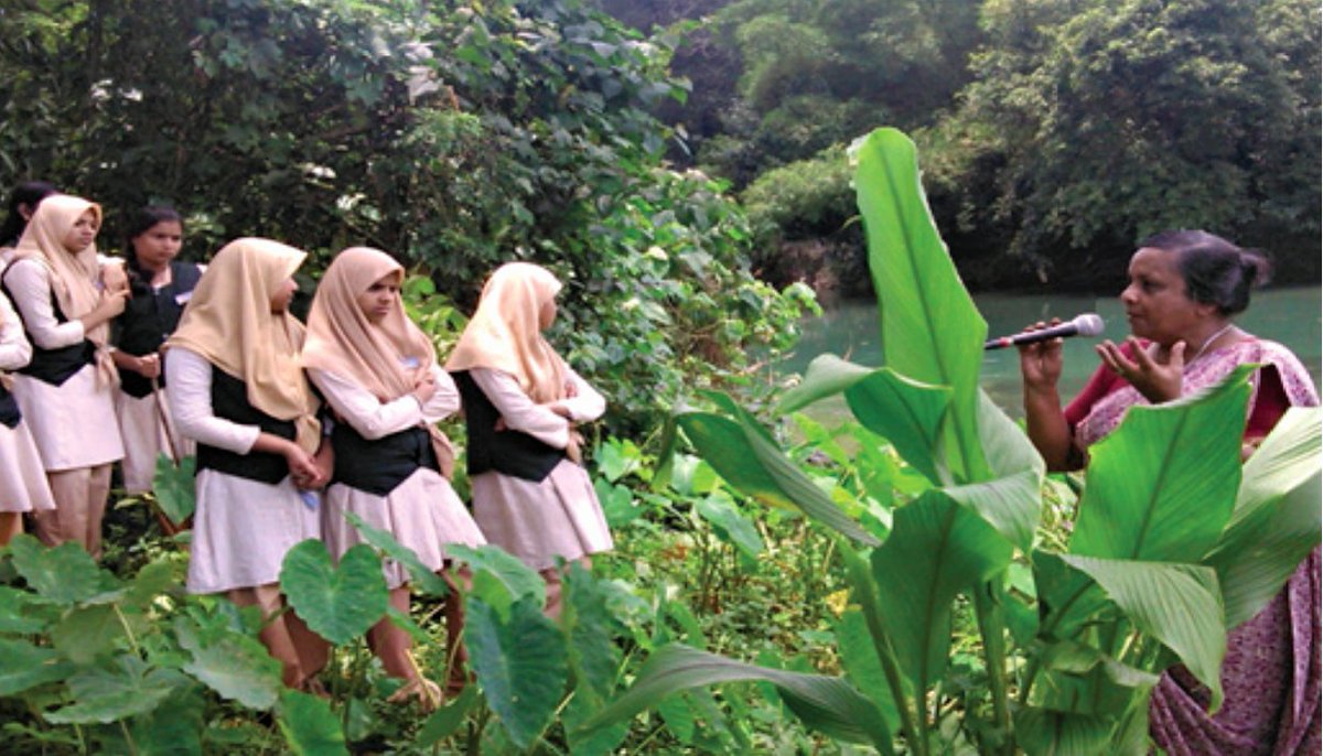 This year’s #WorldWaterDay theme promotes the sustainable balance of the world’s water needs  We believe that our own health is inextricably, increasingly tied to the health of our Earth. 

Caption: Sister Rose Vypana teaches students at the Meenachil River in Kerala, India.