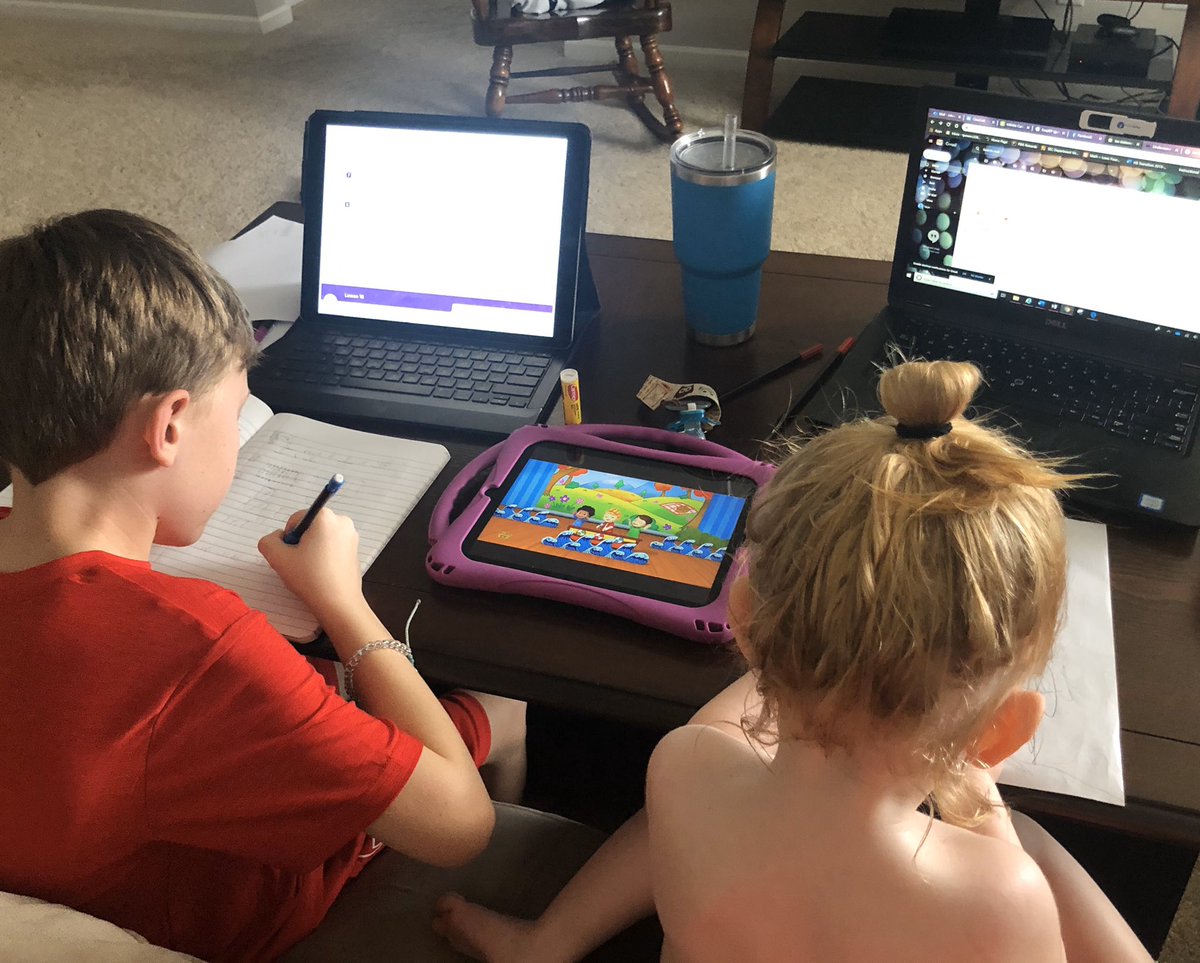 JohnstonMath28's tweet photo. Teleschool at its finest! @CogburnWoodsES #FCSrising @FultonCoSchools https://t.co/r7HyT36Lcq