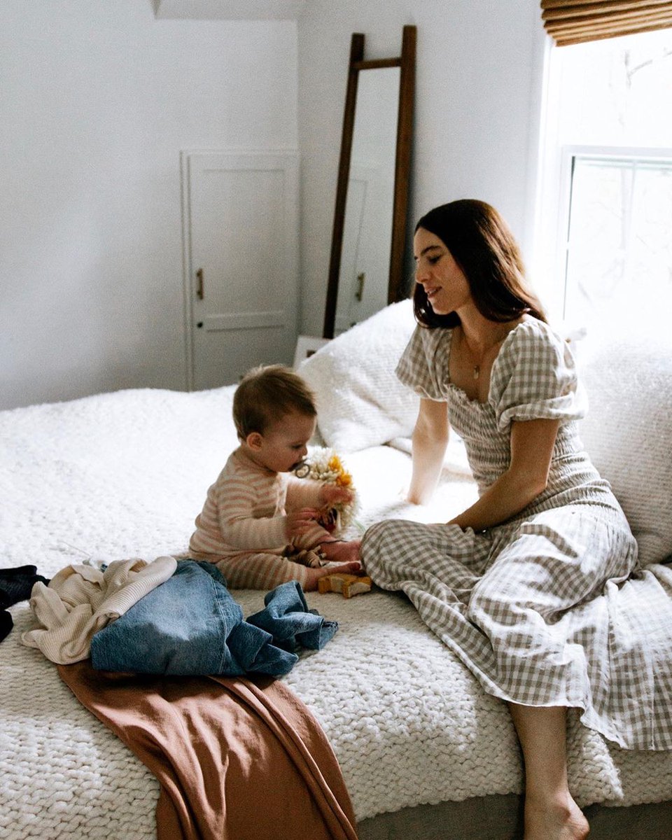 Sweet mama @aliciamlund in our Gingham Briar Dress.
bit.ly/3a2SjBo