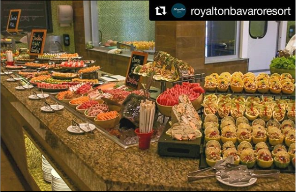 adisacooking's tweet photo. 🍍We can at least dream about @royaltonbavaroresort buffets while we're at home...
🍍Mientras estamos en casa, al menos podemos soñar con estos buffets de #royaltonbavaro ... 
🍍Pendant que nous attendons à la maison, nous pouvons au moins rêver de ces buffets à l'hôtel Royalton https://t.co/sBoBlbzYLj