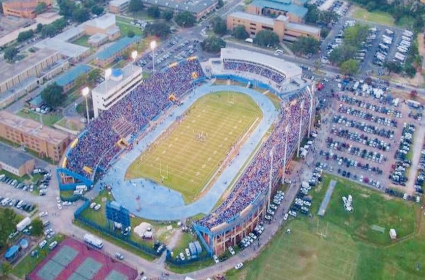 Extremely blessed and excited to receive my first offer from Southern University! #GeauxJags <a href="/coachawarner/">Coach Warner</a> <a href="/ZackG13/">Zack Grossi</a>