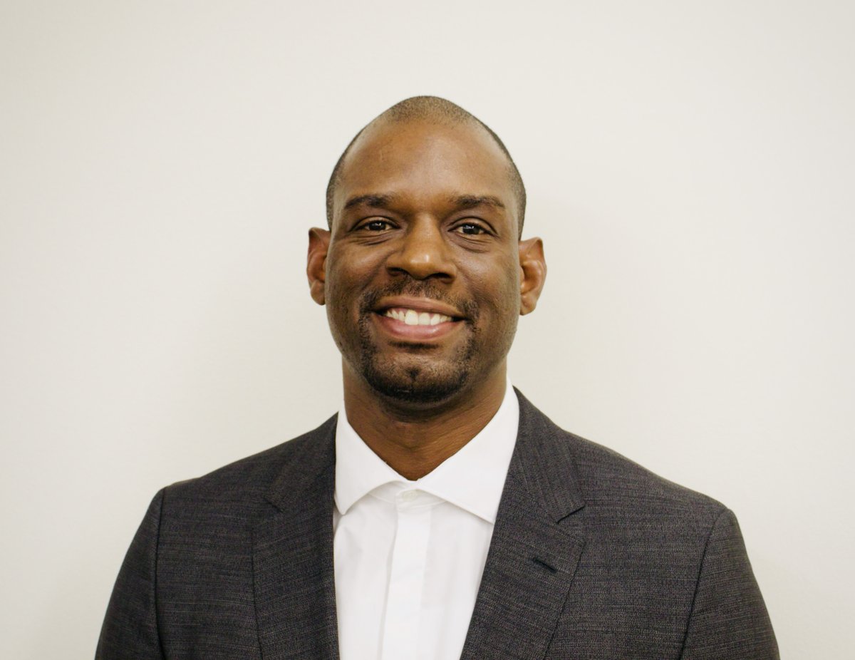 NYUBernstein's tweet photo. “I actually learned the law from people whom people society calls outcasts...A person shouldn’t simply be judged upon their actions but they actually do have things they can contribute to society.” @MrDevonSimmons #LegalEmpowerment #JLI

https://t.co/3hb0xhUmwx https://t.co/qBtU7hPTq3