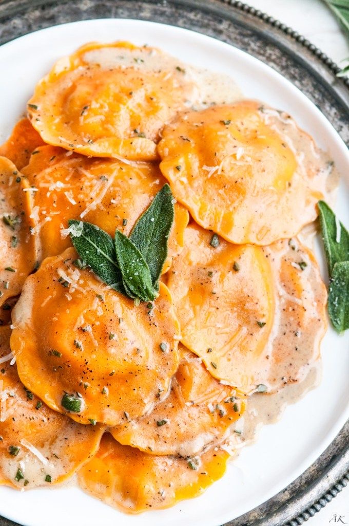 Create delicious lobster ravioli today, on #NationalRavioliDay! 

From Live Maine Lobster to cooked fresh lobster meat our Inland Lobster facility can put together a lobster program that works best for you and your customers!