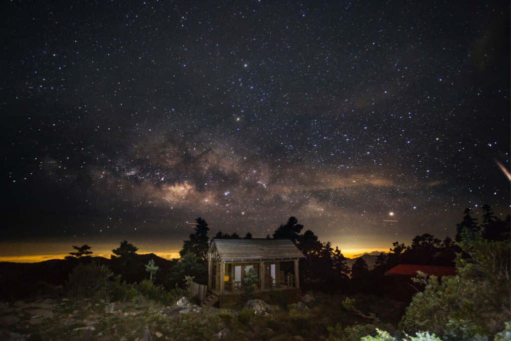 Travel and the Coronavirus: Your Questions Answered rentwisconsincabins-blog.com/2020/03/20/tra…