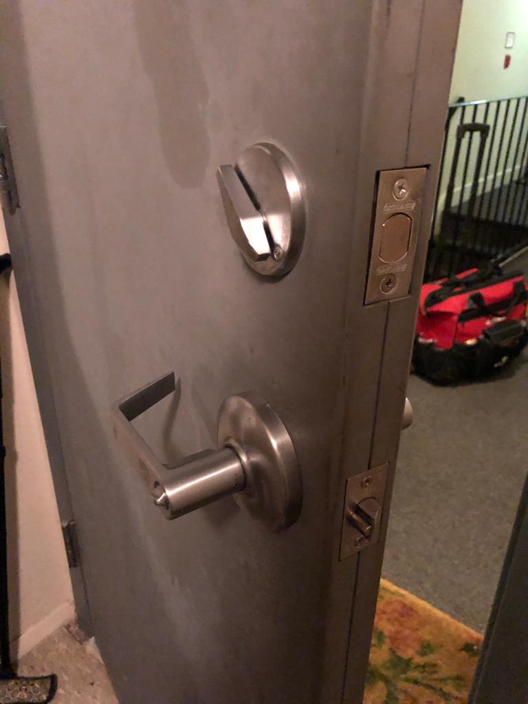 TopLocksmithMD's tweet image. Our experts are available 24/7 all year around to handle your locksmith problems in Maryland area from dusk till dawn. toplocksmithservice.com/local-maryland… 301-685-1185 #MarylandLocksmith #LocksmithInMaryland #24HourLocksmithInRockvilleMD #LocksmithInRockvilleMD #Maryland #RockvilleMD