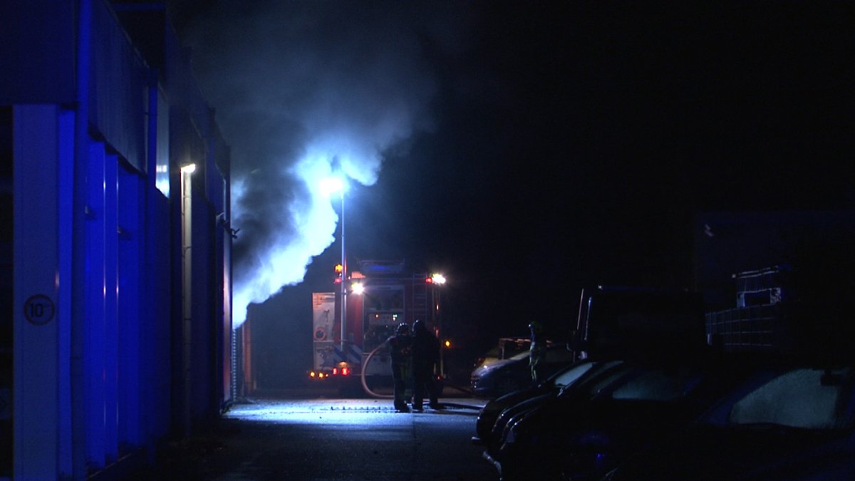De politie heeft het onderzoek naar branden bij autobedrijf SJ Cars in #Brunssum stilgelegd.