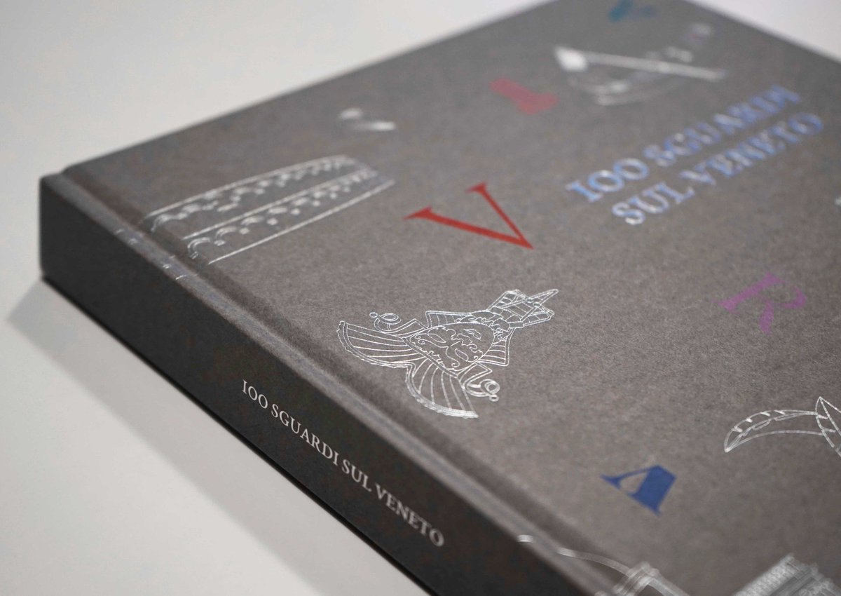 Take a look to "100 glances over Veneto" and discover Italian territory through the eyes of our concept. 
We took care of all the process, from illustrations to production, making the territory alive. → bit.ly/2QzGQ59

#design #designagency #editorial #illustration