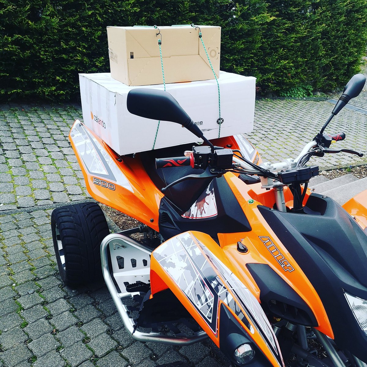 tr_dude's tweet photo. Auf auf und davon! Schnell noch zur Post vor der Ausgangssperre... #twitch #streamer #coronavirus #Ausgangssperre https://t.co/EfCBl7Gphz