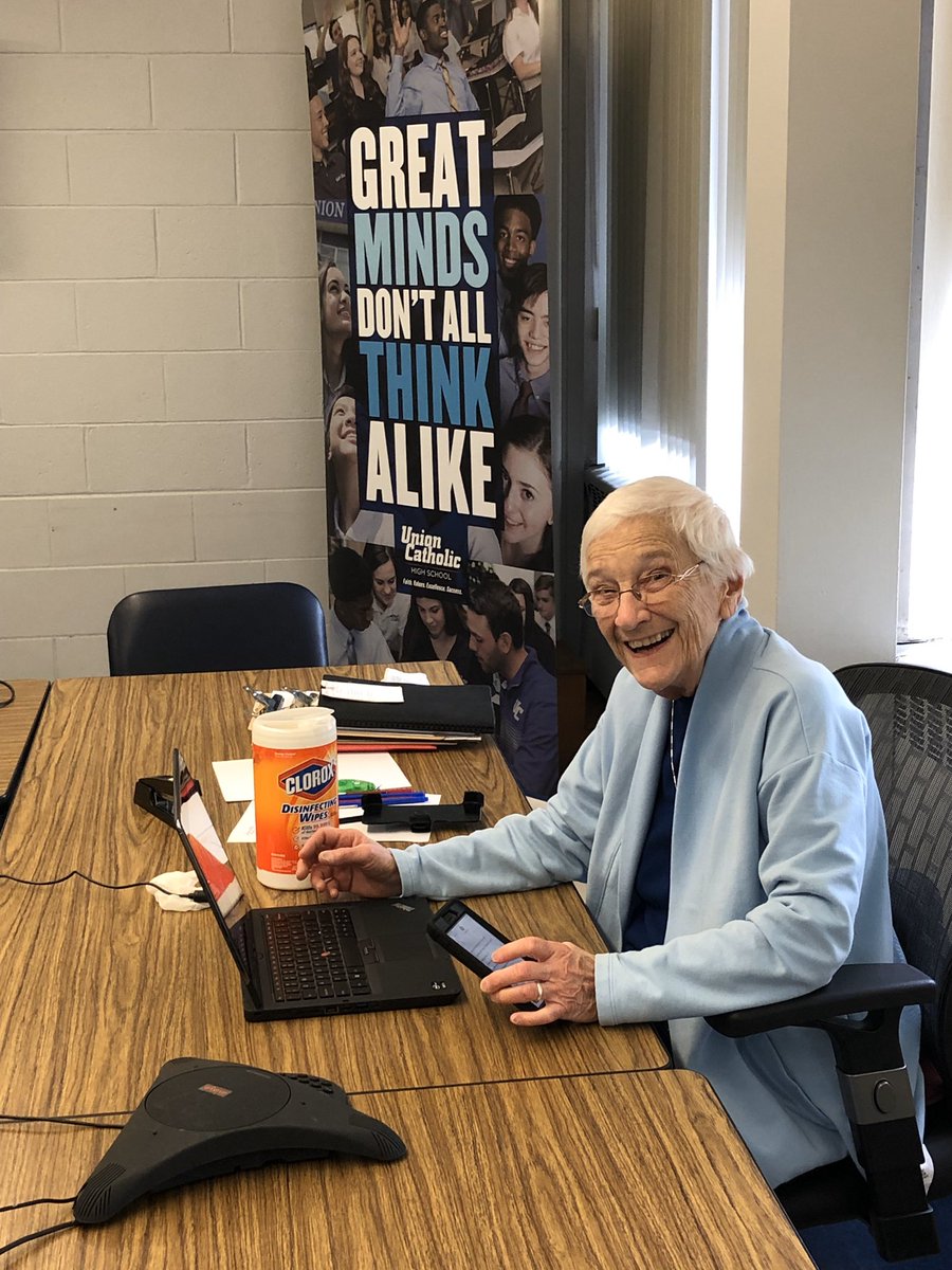 SPH1600's tweet image. Moving things along at the UC Control Center. #seemlessvirtuallearning #prayforoneanother @unioncatholichighschool