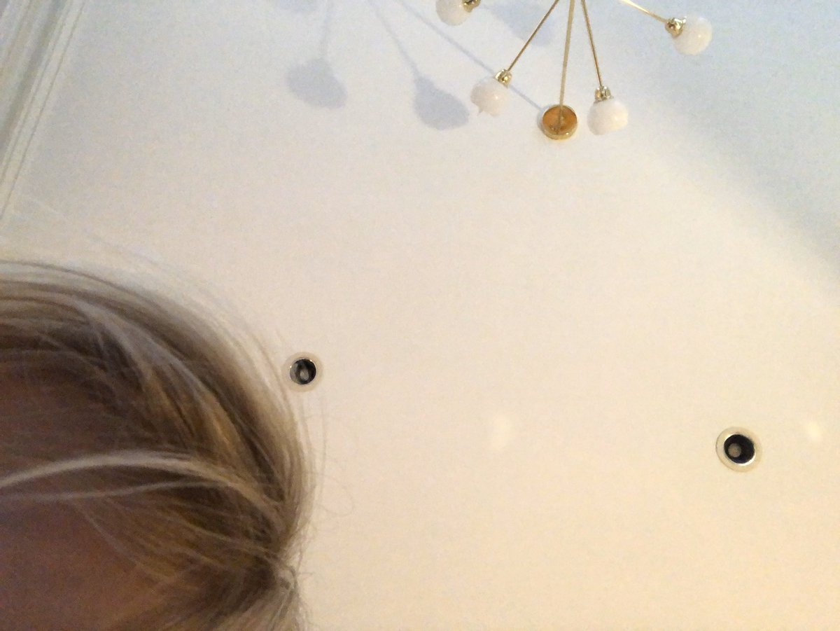 Sarah_Hu's tweet photo. Week 1 WFH : a retrospection. #selfiefails #toddlerlife #homeschooling https://t.co/Rwon2xvRUN
