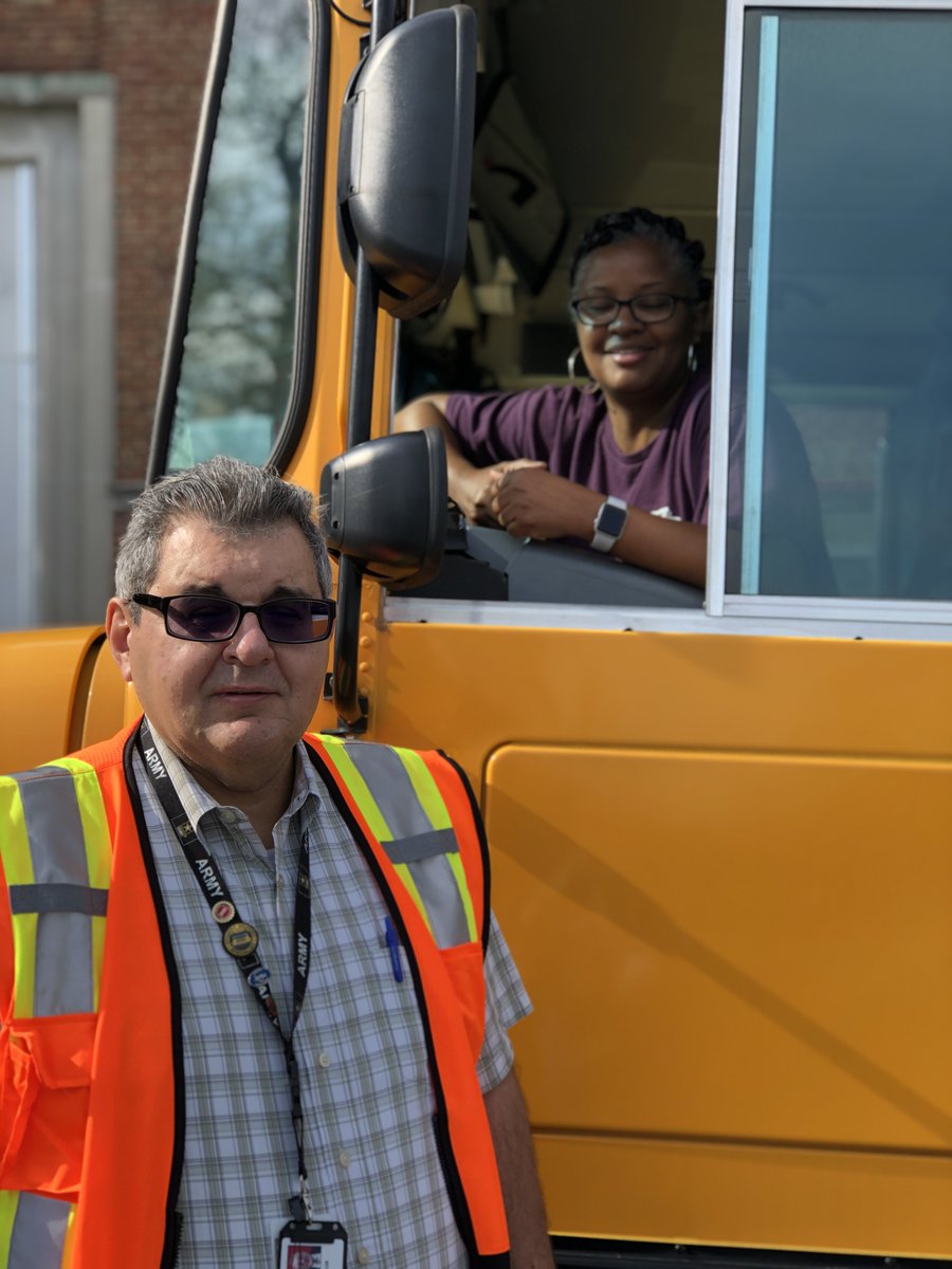 ecghighschool's tweet photo. “Look for the helpers. You will always find people who are helping.” -Fred Rogers  @LCSEDU faculty and staff still stepping up to meet the needs. #ReadyAndWilling #WErLCS #TogetherWeKeepClimbing #UNITY https://t.co/teNW6xFHke