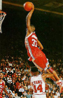 riverart9's tweet photo. #MarchMadness
Find a pic of your favorite player during #MarchMadness
#StaceyAugmon https://t.co/ffmc9wuK6H