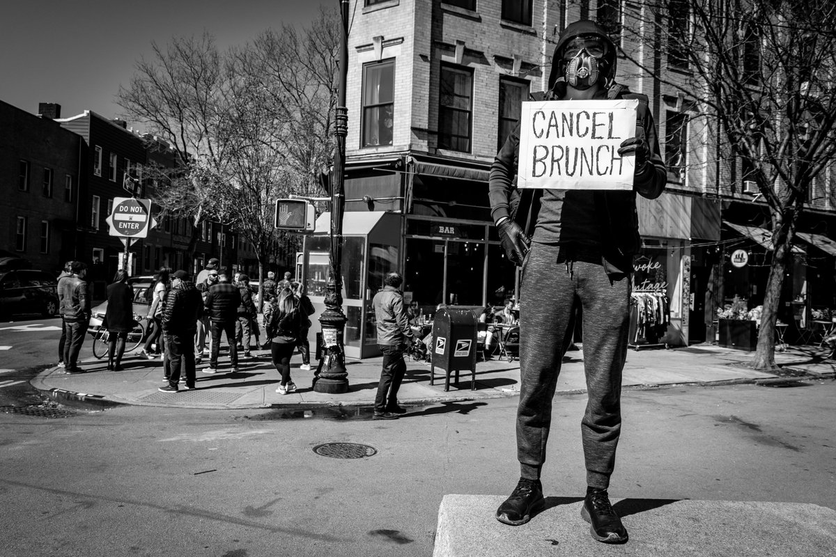 Photographer <a href="/garyhe/">Gary He</a> has been documenting how the novel coronavirus is impacting NYC’s restaurant scene in the last week.

Here are photos from one of the most devastating weeks the dining landscape has ever seen ny.eater.com/2020/3/20/2118…