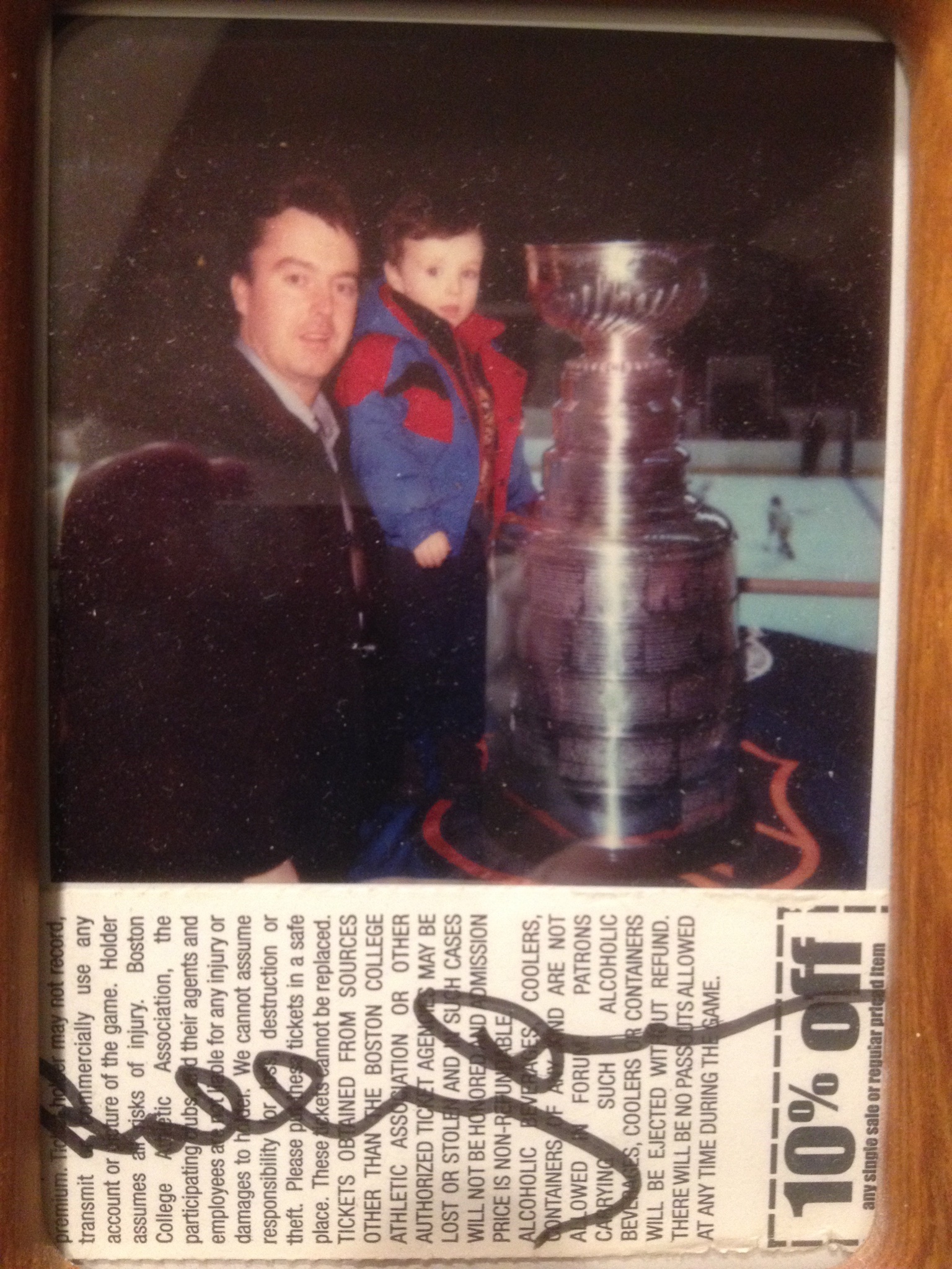 The day met Bobby Orr Kelley Rink ....

Happy Birthday # 27 ..!! 