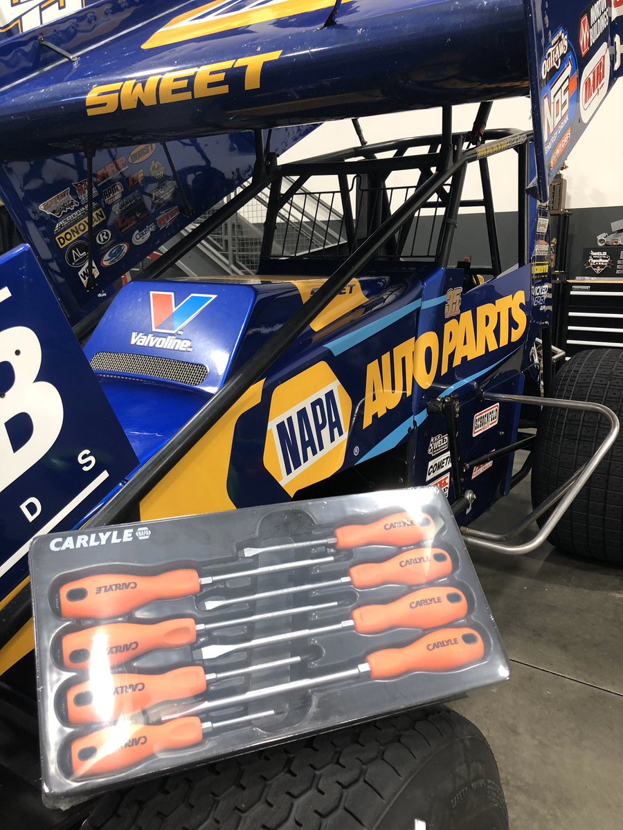 Flash giveaway! We’ll choose two random winners for a set of these <a href="/NAPARacing/">NAPA Racing</a> <a href="/CarlyleTools/">Carlyle Tools</a> screwdrivers today at 6pm ET. Just RT for a chance to win and help get those honey-do’s done a bit quicker.