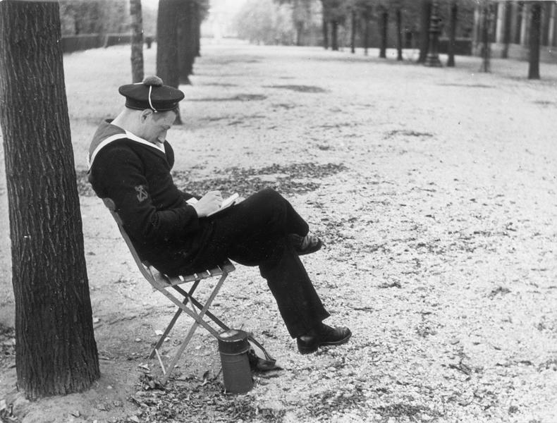 Noël Le BoyerUn marin dans la solitude des Tuileries, 1940