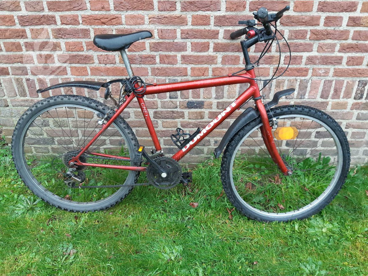Iemand een #mountainbike kwijt? Deze troffen wij zojuist onbeheerd aan in #StOedenrode. Met MijnGemeente-app aangemeld als #gevonden voorwerp.