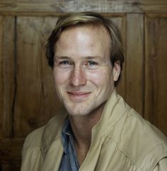 Happy Birthday to Actor William Hurt (70) .
\"The Accidental Tourist\" with Gena Davis. 