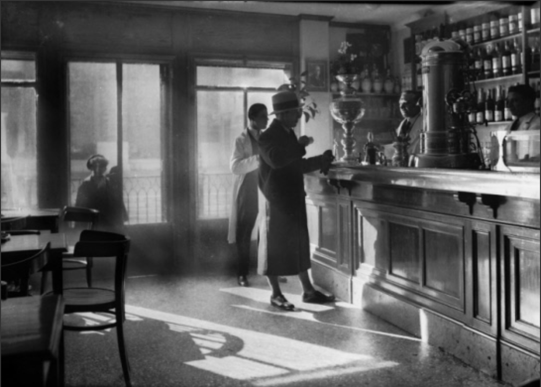 Leiss FerruccioThe interior of a bar in Venice, 1945