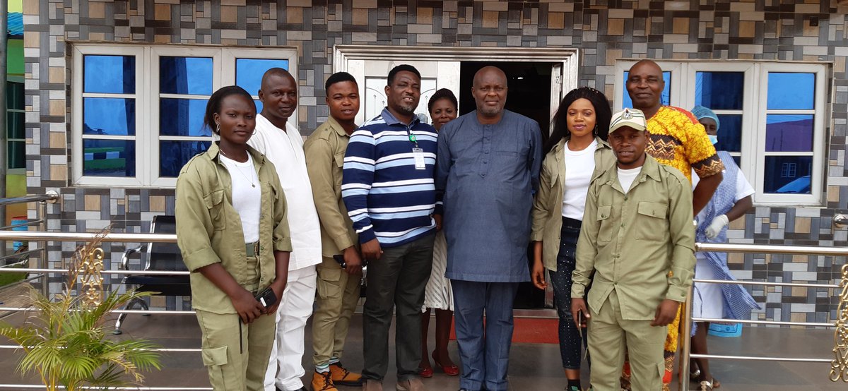 Jimlas_Opeyemi's tweet photo. COVID-19 Sensitization of staffs and students of @crownpoly391 this morning with the @nyscekiti medical CDS group.
#SocialDistancing
#HandHygiene
#covid19 #symptoms, call 112 @ekitistategov #emergencyline and get help from @UleraEkiti. https://t.co/4D7HiIgA90