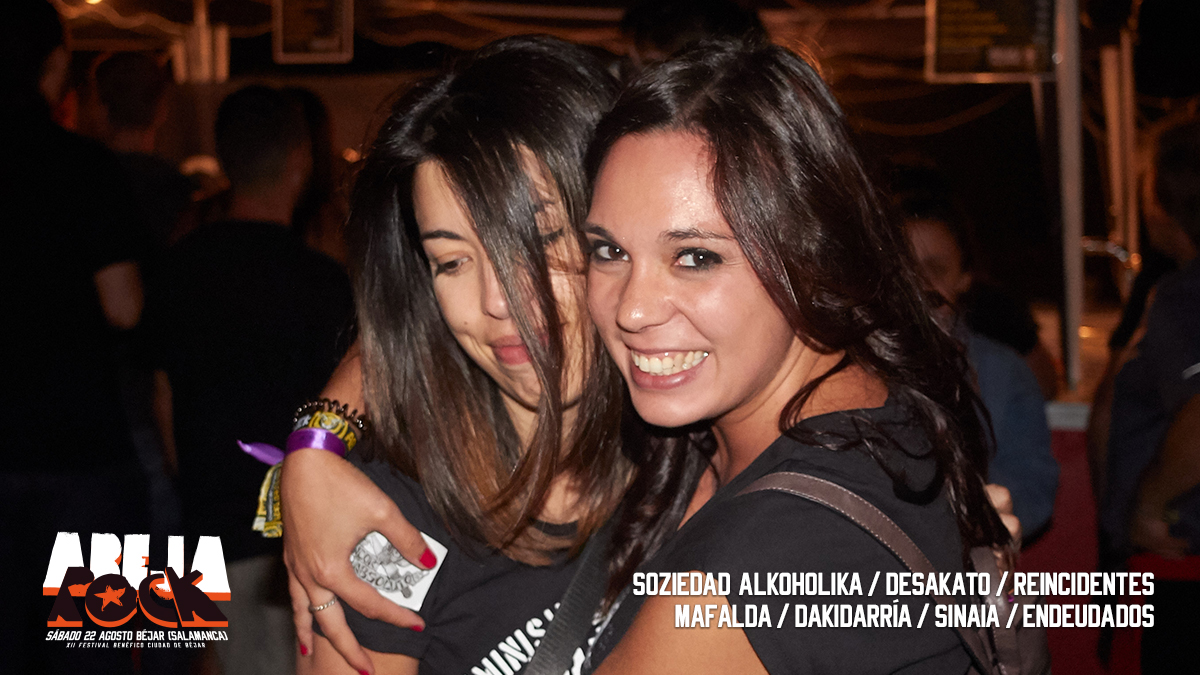 AbejaRockFest's tweet photo. Oye tía, el lunes estxs de Béjar la van a liar 😏. ¡Esta cuarentena no nos va a parar 👊 las ganas de reventar el AbejaRock 2020!
Pilla tu entrada 👉 https://t.co/AKkXbxcbpc
#Cuarentena20M #AbejaRock https://t.co/9flYyL9gCZ