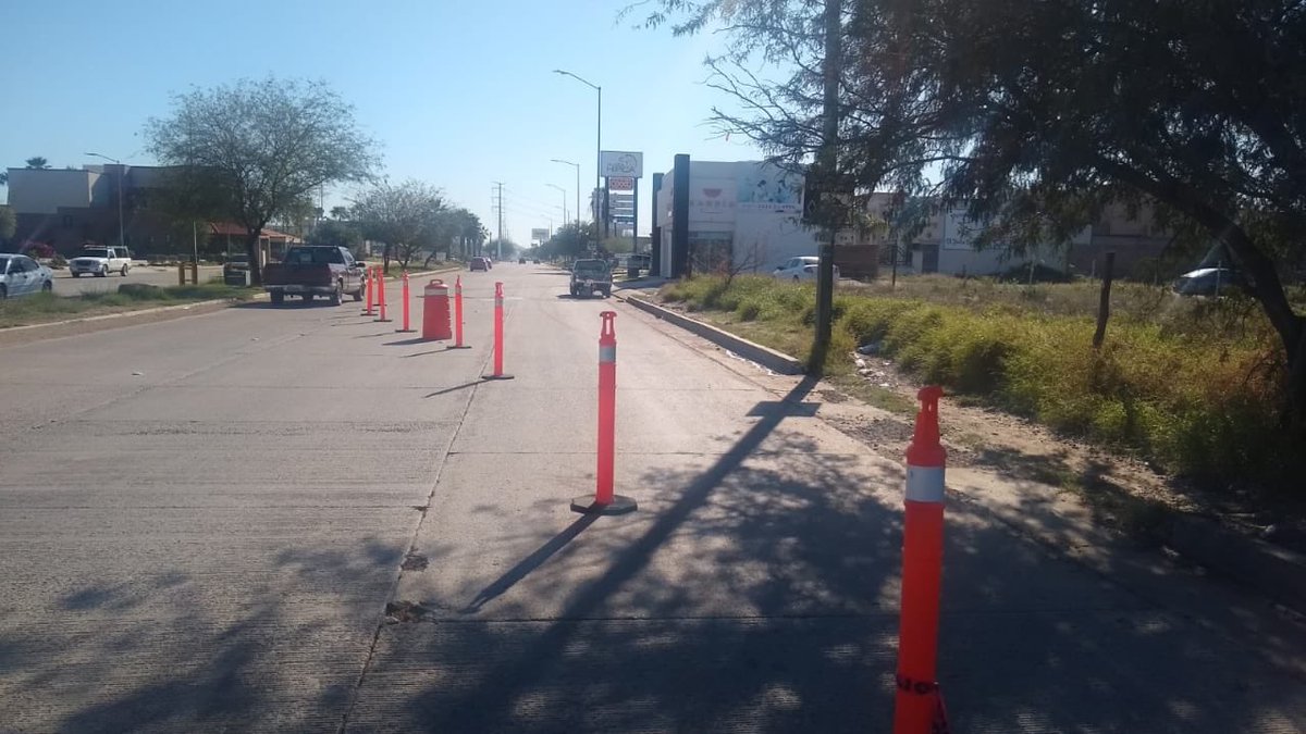 DGDI_Hmo's tweet photo. 🚨AVISO VIAL🚧Se inicia trabajos de rehabilitación de superficie de rodamiento: Colosio y Corceles, se cierra punto de trabajo, 2do carril cuerpo sur y 3ero cuerpo nte Disculpe las molestias que esto pudiera ocasionar🛑Tome precauciones @Policia_HMO @tapabacheshmo @HermosilloGob https://t.co/DrkSGlea1A