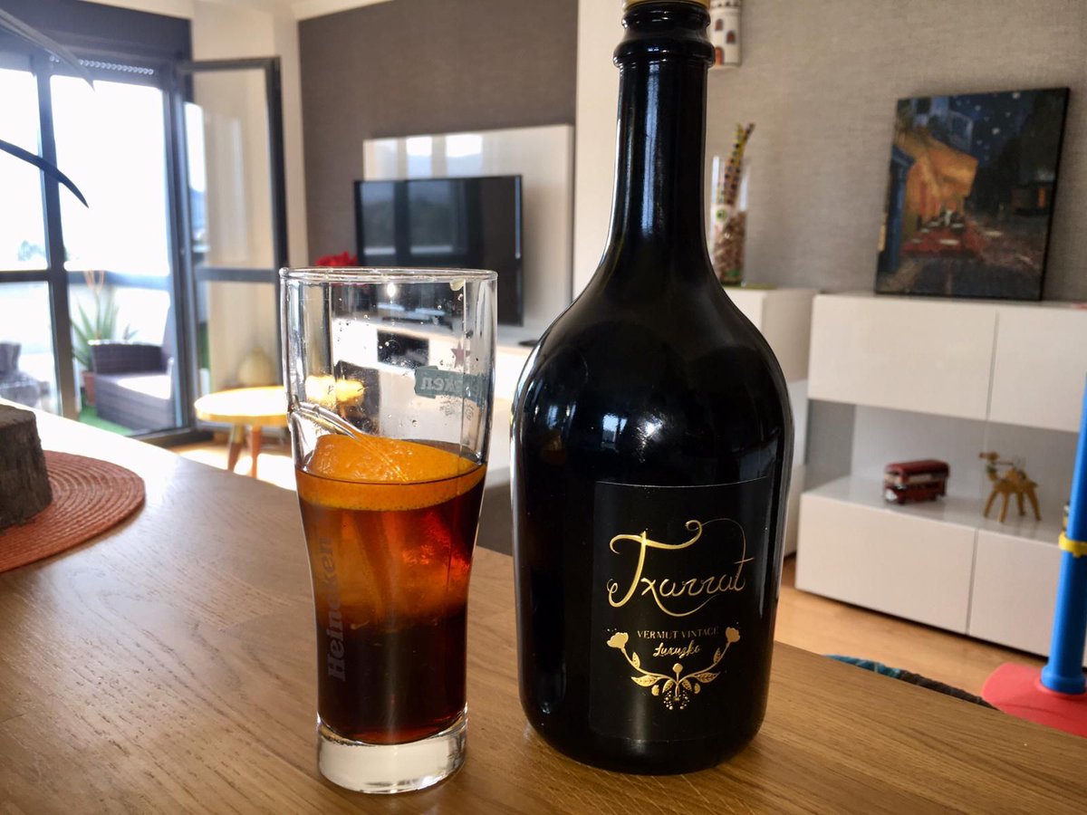 Desde Bilbao, Javi nos envía su momento Txurrutero con Luxuzko 😎
¡Qué rico! 😋 

¡Gracias por compartir tu momento con Txurrut Vermut!