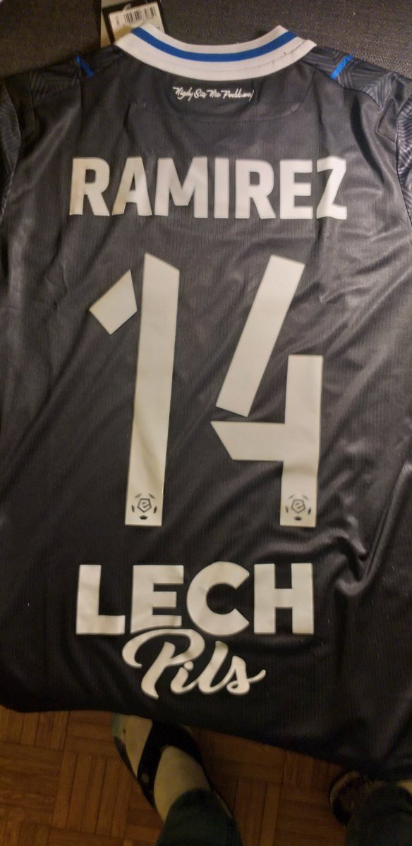 Maciej_Kuska's tweet photo. Polecam zakupy w @LechPoznan
Szybki czas realizacji,nawet się nie spodziewałem że w takim okresie tak szybko będzie.Maestro @Dani10Ramirez musiałem mieć koszulkę twoją ⚽️ Mimo że nie ma ligi,emocje są. A czarne stroje powinny być wyjazdowymi. Da się coś zrobić? @MHenszel 😍💪 https://t.co/JGZBduMDXd