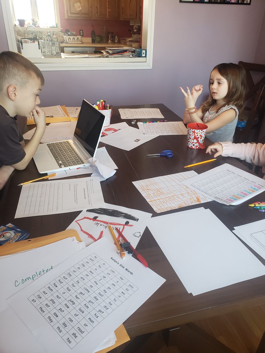 WindermereBlvd's tweet photo. Some of our third grade students have their new classrooms up and running! Share a photo of your new workspaces. #wearewindermere https://t.co/cmAcShRzcy