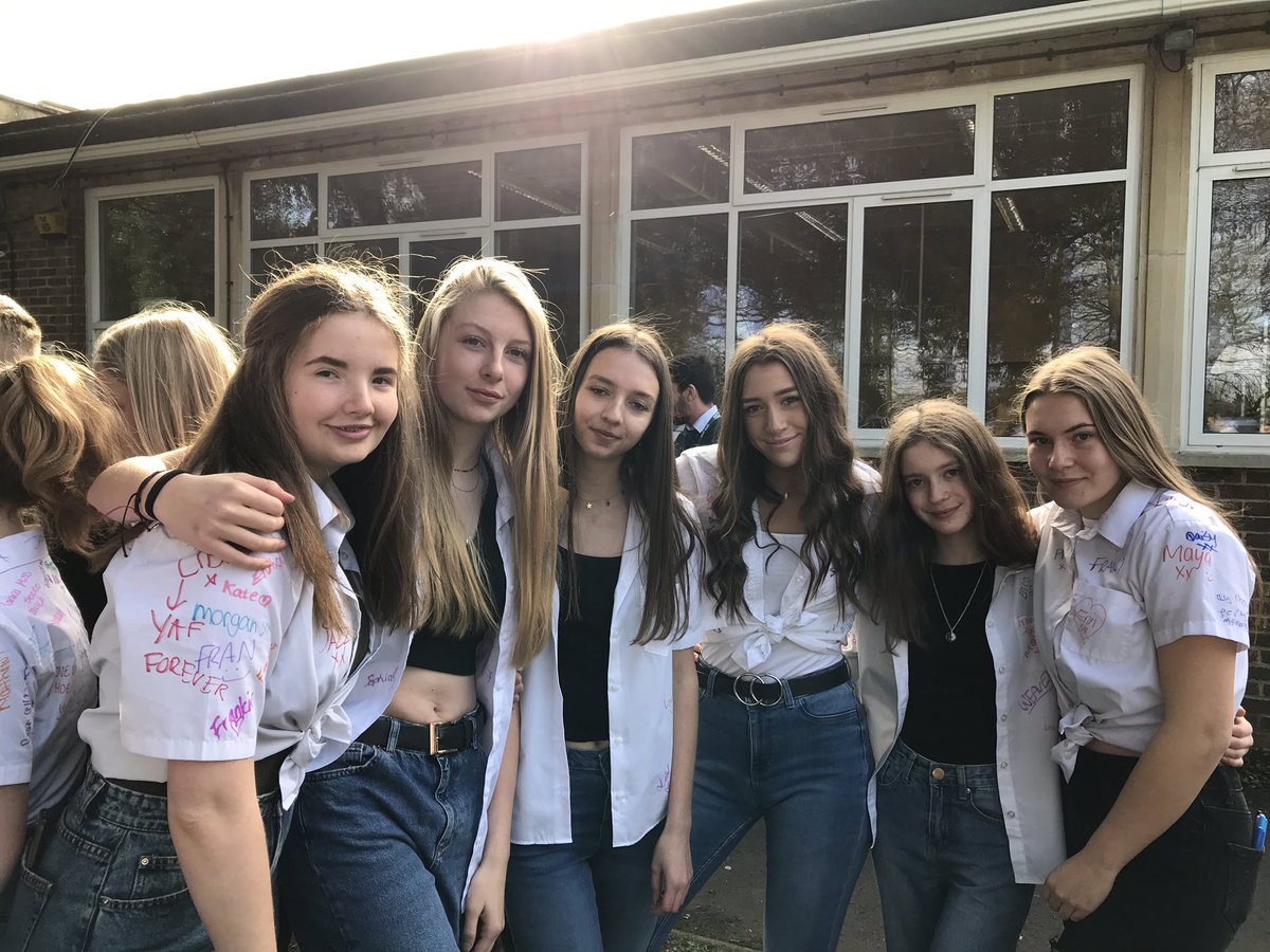 jazzlmae_'s tweet photo. End of an era 💔 @DevizesSchool https://t.co/qoA7PqRMST