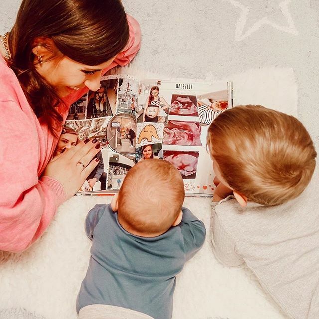 Die liebe <a href="/realnathalee/">♡ Real Nathalee ♡</a> hat mit ihrem Fotobuch persönliche Erinnerungen für die Ewigkeit geschaffen. 😍💁⁠
⁠
Tipp: Bei der Gestaltung kann die ganze Familie helfen und zum Beispiel Lieblingscliparts und Fotos wählen. 👨‍👩‍👧‍👦⁠
⁠
Im Link in unserer Bio geht es zu unseren Fotobüc…