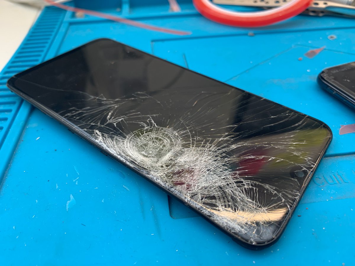 Midleton_IT's tweet image. 📱 Samsung Repairs! 📱

One of the many repairs we completed today!

Thanks to everyone for keeping me super busy over the past few days!  Im open 7 days a week here in Market Green Shopping Centre so feel free to pop in for repairs! 
Stay safe!

➡️ MidletonIT.ie ⬅️