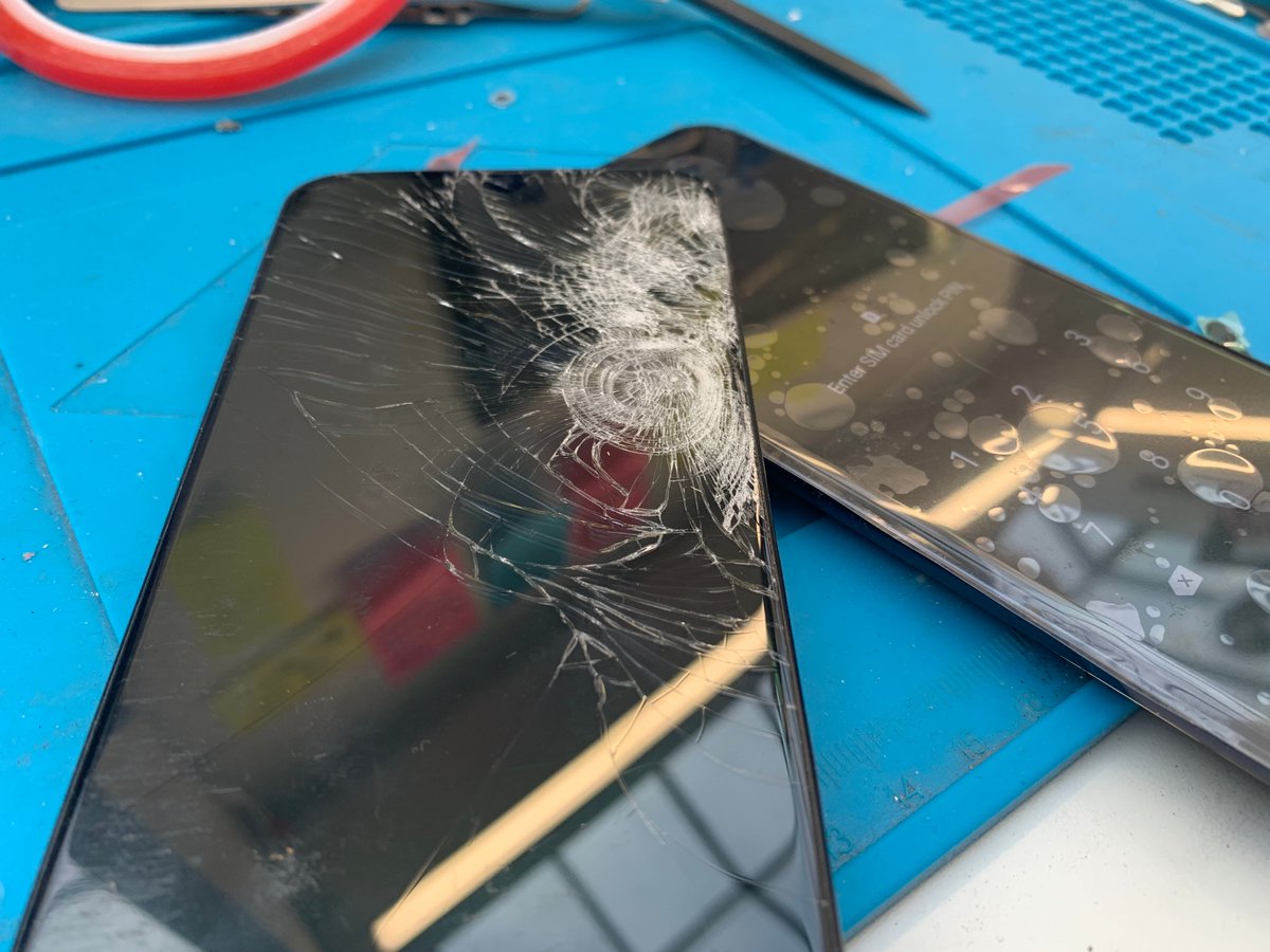 Midleton_IT's tweet image. 📱 Samsung Repairs! 📱

One of the many repairs we completed today!

Thanks to everyone for keeping me super busy over the past few days!  Im open 7 days a week here in Market Green Shopping Centre so feel free to pop in for repairs! 
Stay safe!

➡️ MidletonIT.ie ⬅️