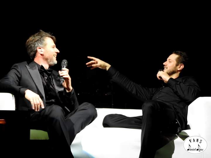 Hoy #diainternacionaldelafelicidad os compartimos el resumen del concierto de <a href="/versushow/">versushow</a> <a href="/DanielDiges/">Daniel Diges</a> y <a href="/GeronimoRauch/">Gerónimo Rauch</a> Ellos nos hacen felices en cada una de sus actuaciones! Deseando que se puedan repetir!!😊 Esperamos que os gusten! 📸 @ampalfara 
m.facebook.com/story.php?stor…