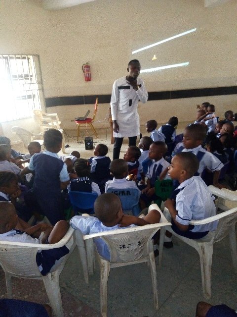 SIPEAC1's tweet photo. Together let's fight #COVID-19
#SIPEAC, making sure every child is protected too!!
It was an awesome time educating these great young minds!!! https://t.co/tHxU2BpkXE