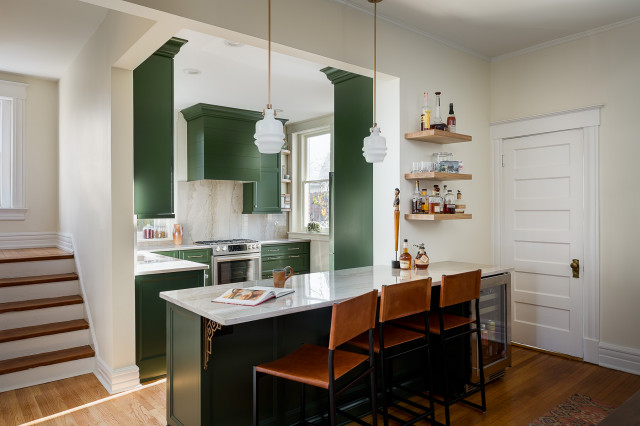 ThePropertyBoy's tweet photo. Kitchen of the Week: Deep Green Cabinets Star in 136 Square Feet (18 photos) https://t.co/E1HL6vg6cU #PropertyIdeas #RG27 https://t.co/5PLR3yF1CY