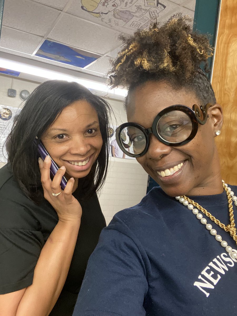 newsome_es's tweet photo. Day 2...and we’re back at it again! Thank you to our awesome staff members who show up daily for #mealstogo , cafeteria manager Ms. Scott(she rocks) and her team, & NNPS security officers. We appreciate you... #heartwork #NNPSproud #illbethereforyou #npesproud #navigatorsrock https://t.co/6qHejO3CIe