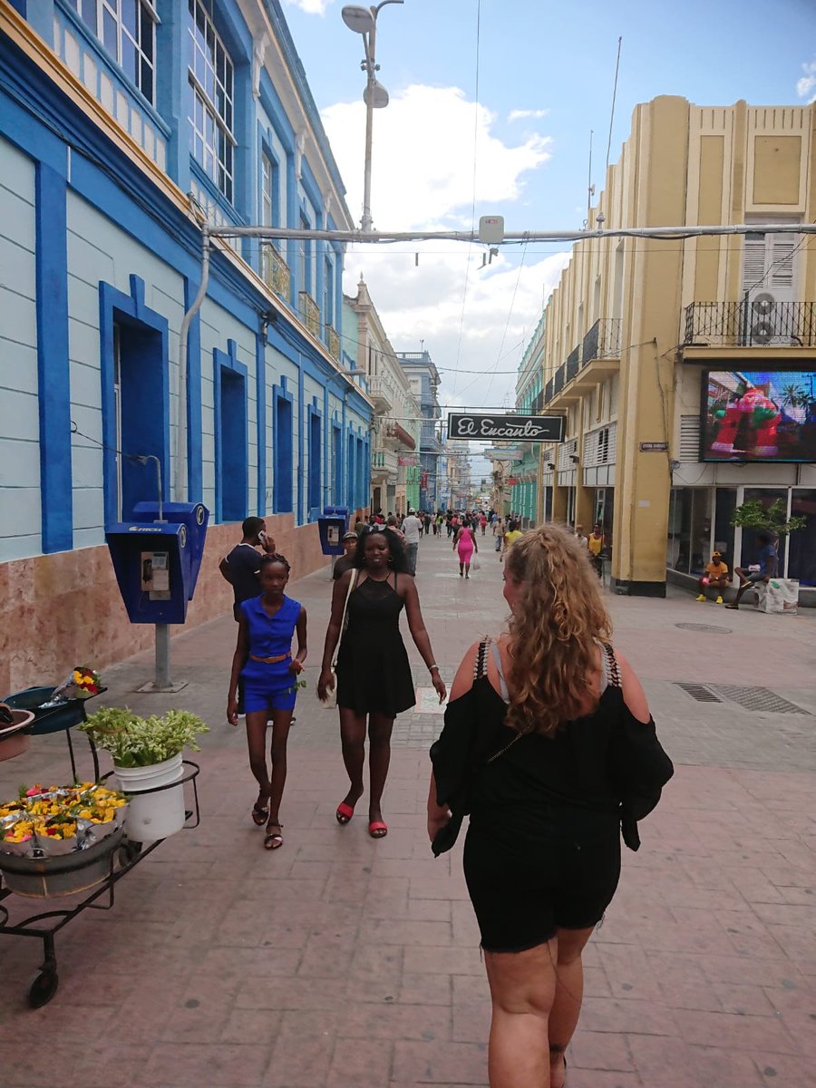 naomivanrees1's tweet photo. Op hoop van zege dat we zo terug mogen.. #spannend #Cuba 🇨🇺❤️ https://t.co/X5GF6aN5ik