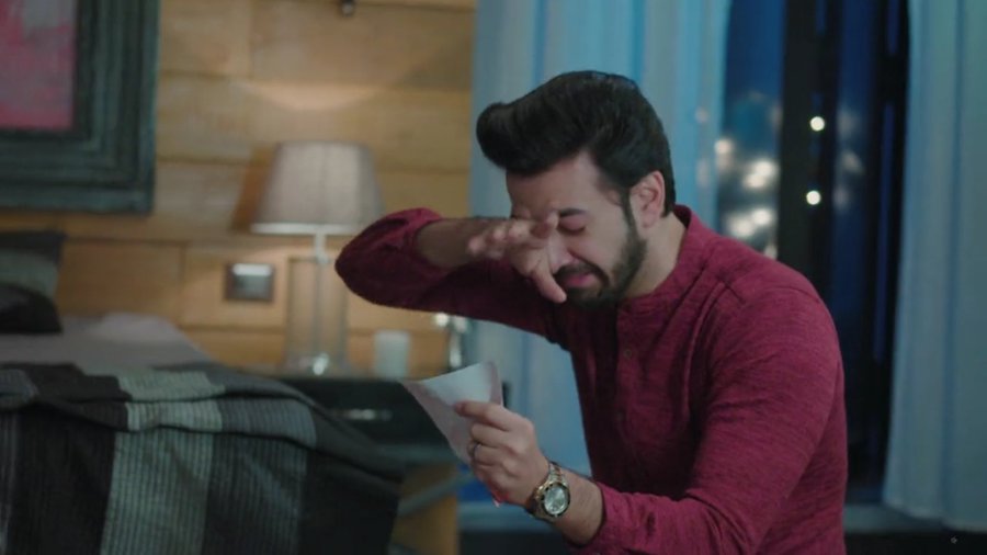 Appreciation post for  @karanvgrover22 's delicate fingers.