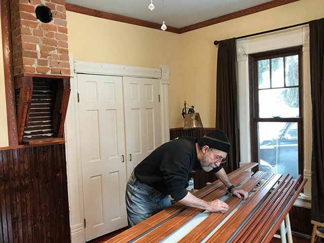 MStreetPhoto's tweet image. Hermits thrive on isolation. Once the kick boards are done I start on those big ugly white doors behind me with an elaborate multi colored pattern. I told my wife Penn, I was going to hit it with my graffiti tag. That got me couch time. ift.tt/2UoEDdZ