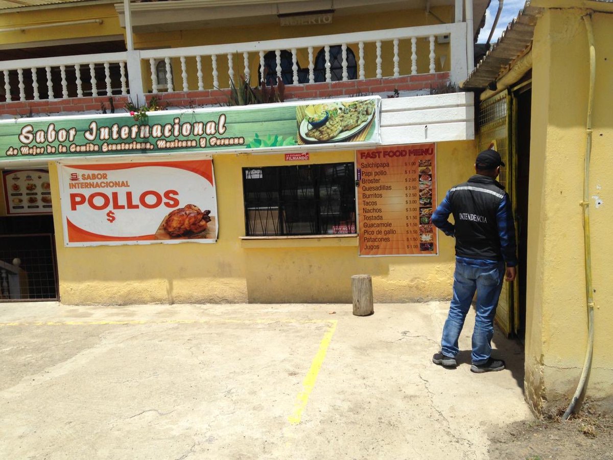 Intendente @JorgeCabreraI recorrió parroquias rurales #Cuenca, Paccha y  Nulti, para verificar cumplimiento de disposiciones de @Presidencia_Ec  #QuédateEnCasa. Dialogó con dueños de canchas deportivas, restaurantes,  recordó que mañana el ..., image size:1200x900