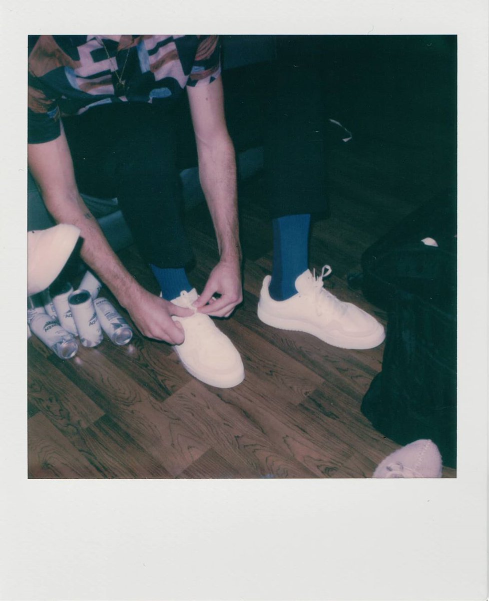 OhW_updates's tweet photo. IGπ±| Oh Wonder posted these pictures
Tonight's #OWAtHome song is Technicolour Beat! 8pm GMT https://t.co/AAsSMHhL8w