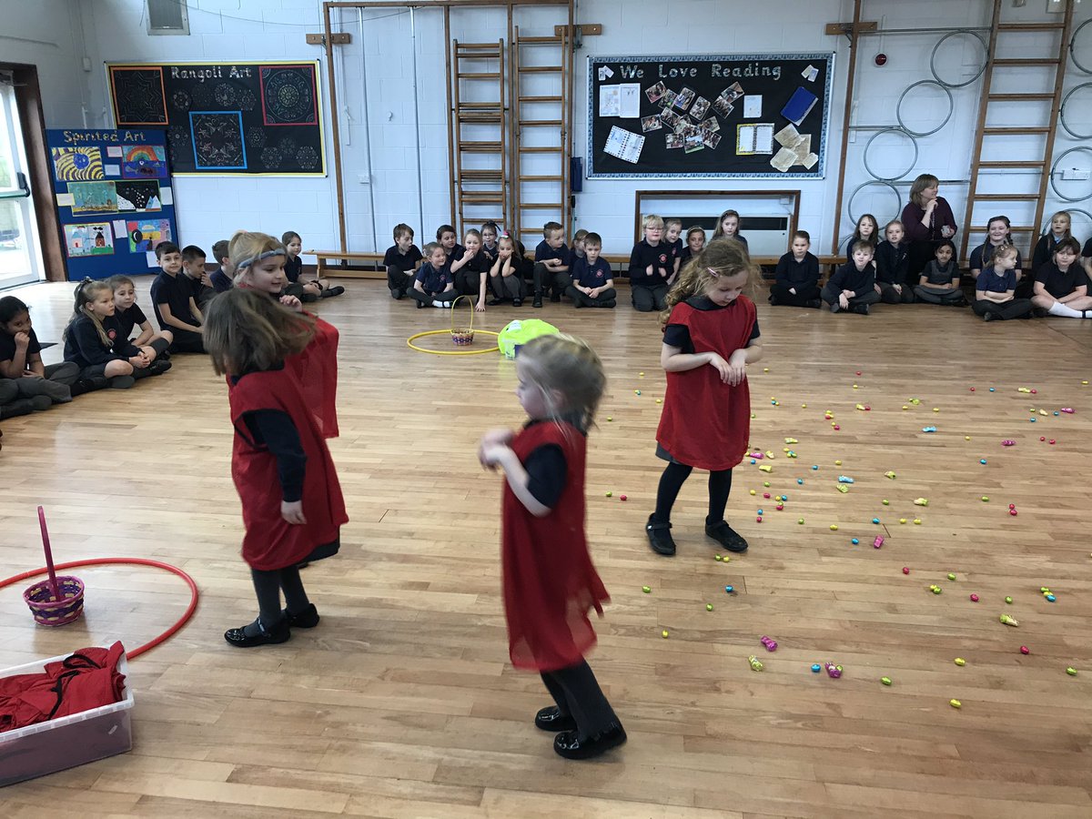 STAClassRighton's tweet photo. Fab, fun, last morning together today. Karaoke in the hall and then an Easter egg hunt, hopping around like bunnies. #fun #earlyeasterfun #lastday #teamstannes https://t.co/SyNr7Adbyt