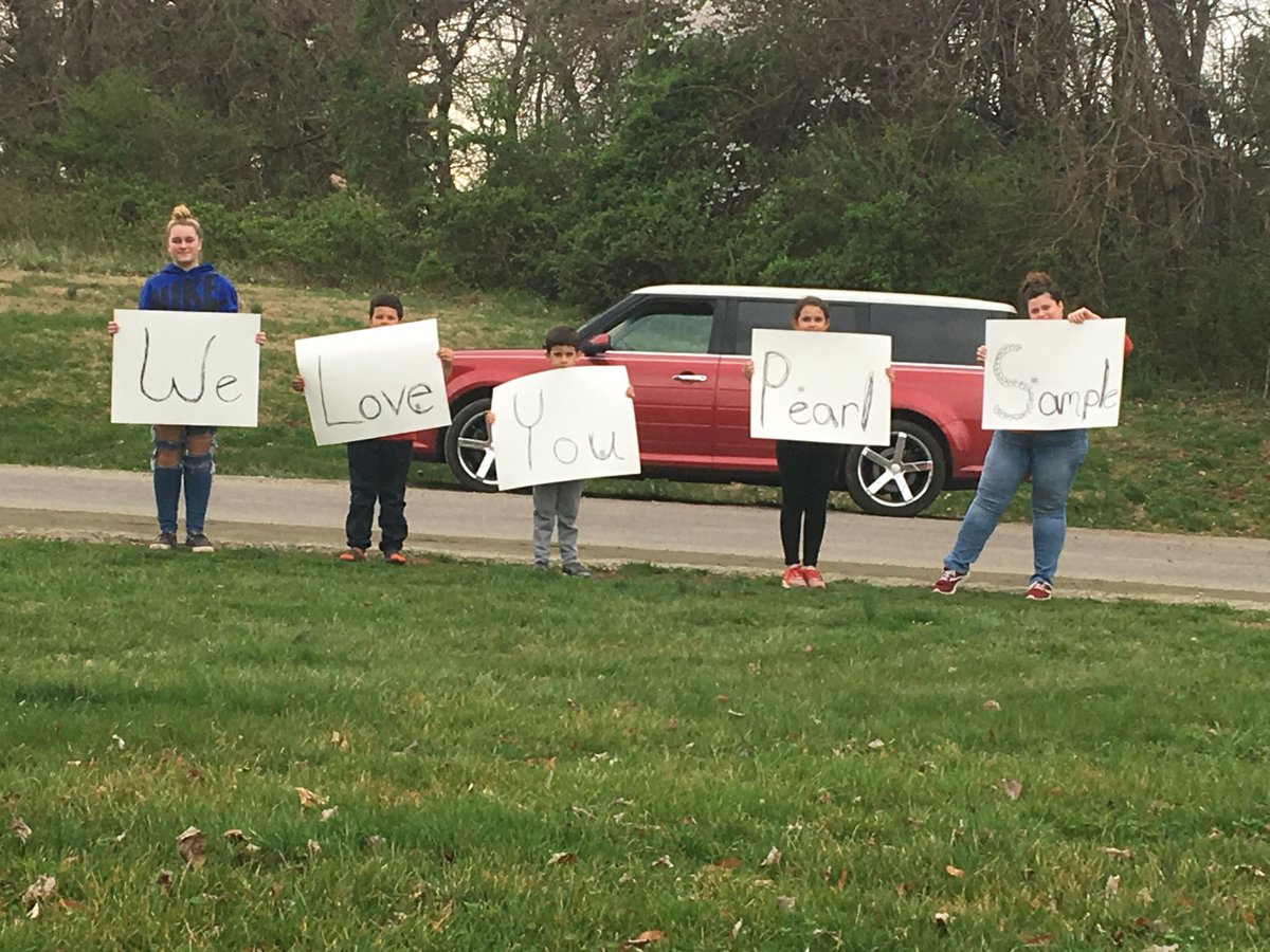 CCPSPSES's tweet photo. Huge shoutout to this family that showed us some love today!  Made our day!  We love you too! https://t.co/EXeQViREIW