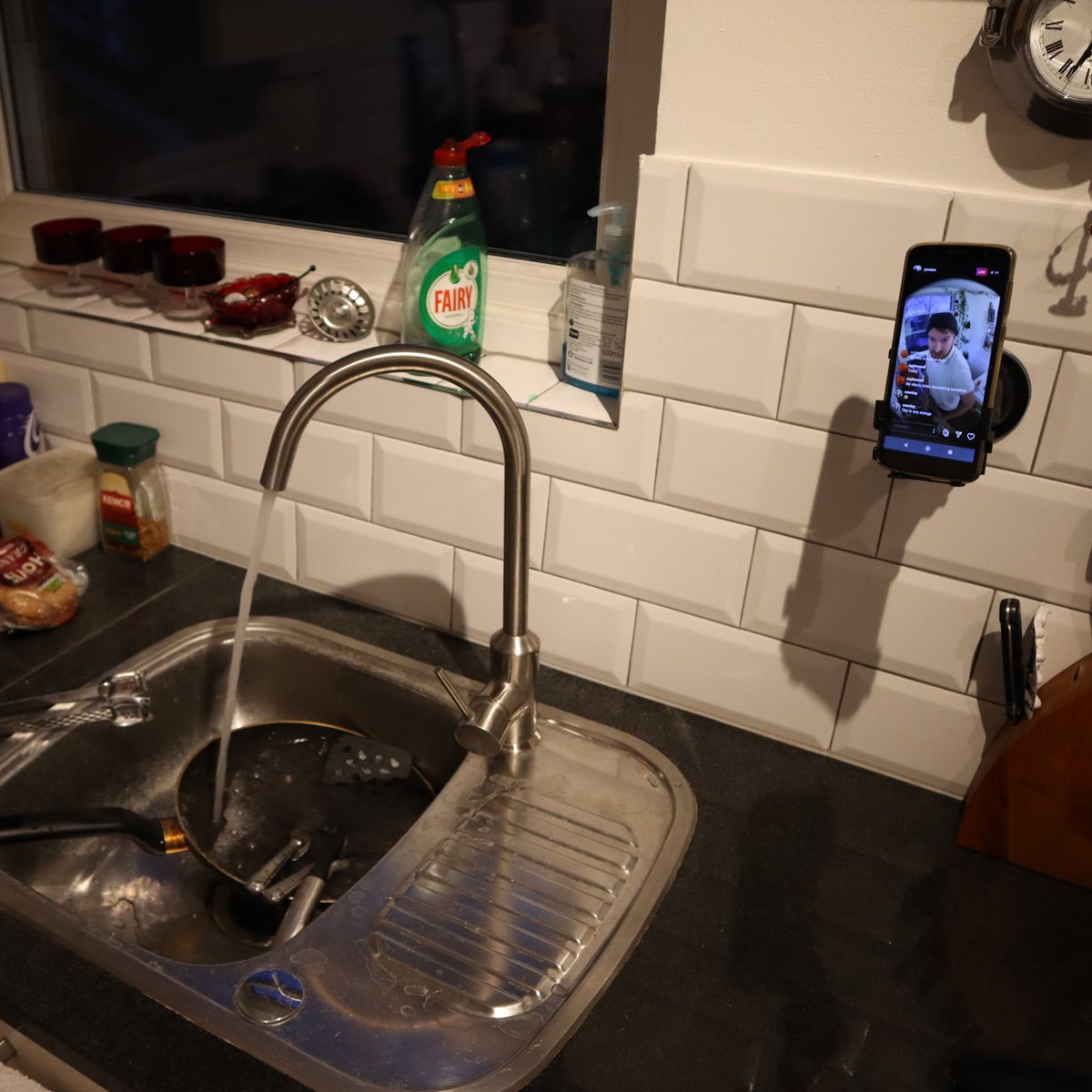 gavinnivag's tweet photo. Enjoying the mundane with @YesTom - cheers fella :)
Follow him at https://t.co/caQxptCLZr live at 6pm UK time 👍
#washingup #redlemonade #tizer #fairyliquid https://t.co/1demYh3RSf