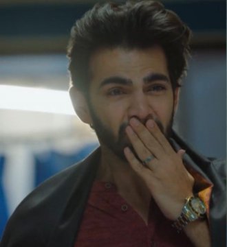 Appreciation post for  @karanvgrover22 's delicate fingers