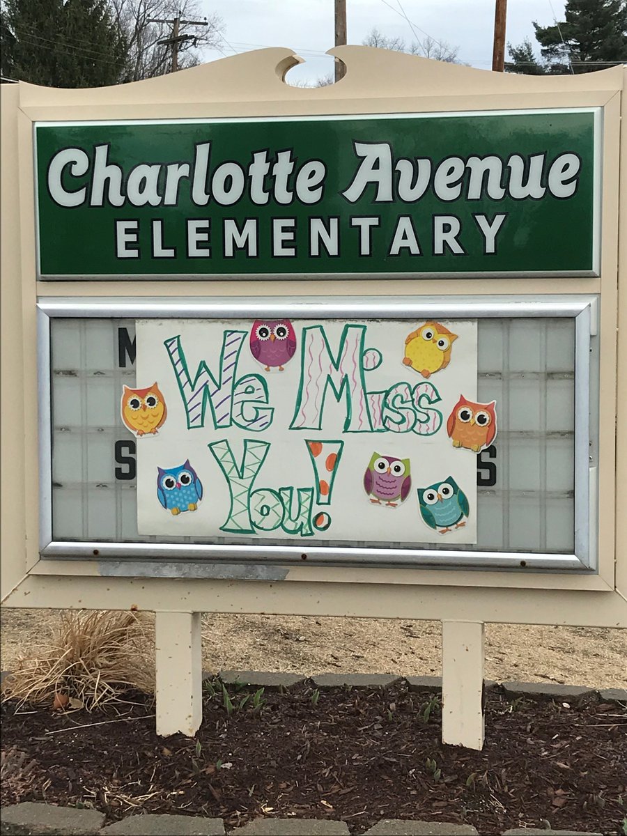 The sign brought both smiles and some tears.  We do miss our students.  <a href="/NASHUASCHOOLS/">NashuaSchools</a> #NSD42