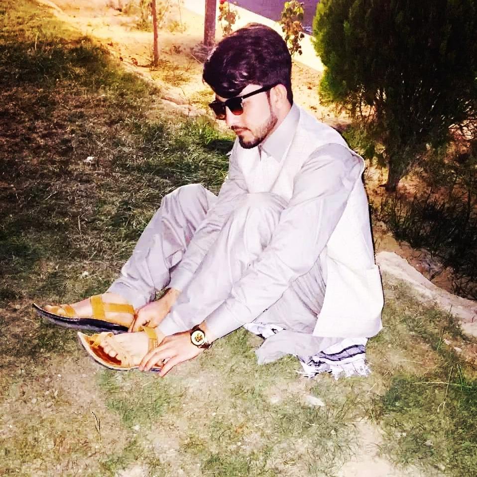 SultanSahil10's tweet photo. #قلب_های_پاک_❤
#هرگز_روی_خوشی_را_نمی_بینند_👦
#چون_آنها_خوشی_های_خود_را_فدای_دیگران_می_کنند_ https://t.co/qwXWmeYhKK