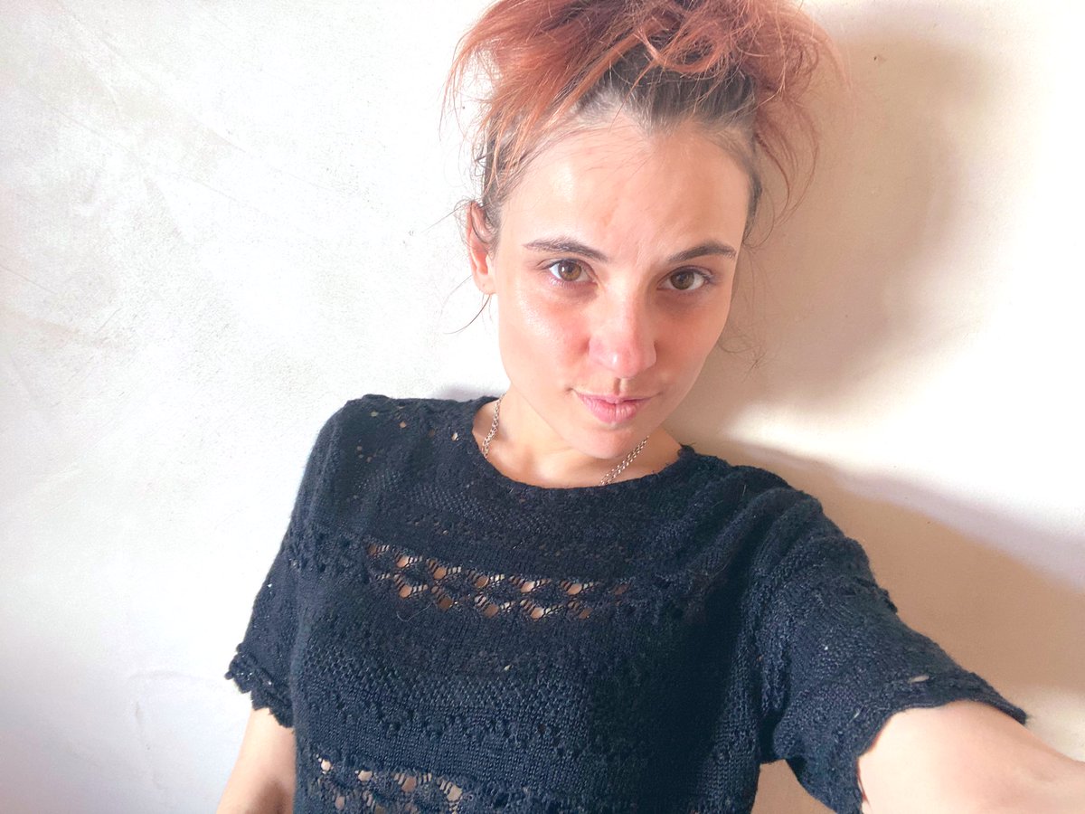 RackFramboise's tweet photo. #Confinement sans maquillage aujourd’hui. Cela fais du bien à la peau. 😊 #RackFramboise #selfie #nomakeup #sansmaquillage #nomua #autoportrait #sexy #sexygirl #frenchgirl #frenchsexygirl #sexyfrenchgirl https://t.co/EOAioKcnMt
