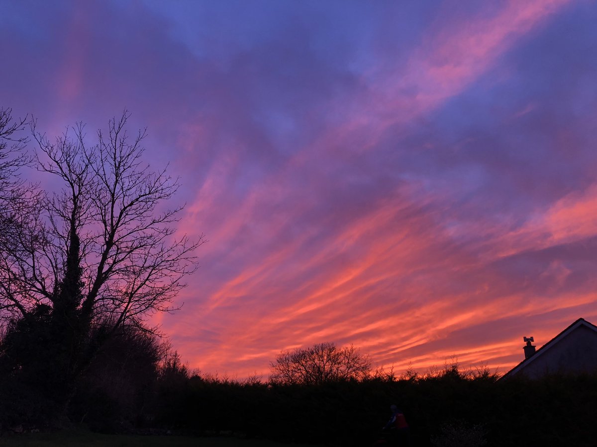 TPixPhoto's tweet image. Stunning sunset tonight. It's days like these that make us stop and enjoy all the good things, so much more than ever before.

twistedpixelsphotography.com